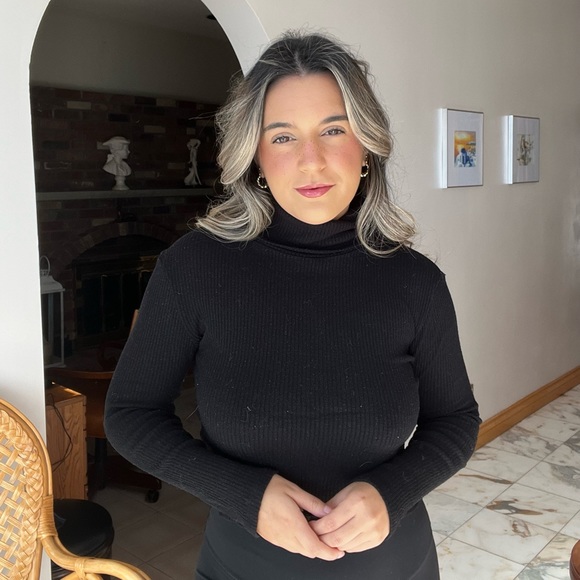 Mendocino Sweaters - Black Turtleneck Sweater 🌸 2 FOR 10 🌸